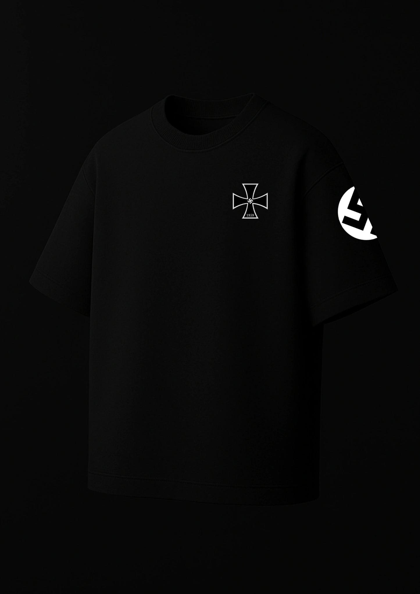 THE LAST SALUTE OVERSIZED TSHIRT