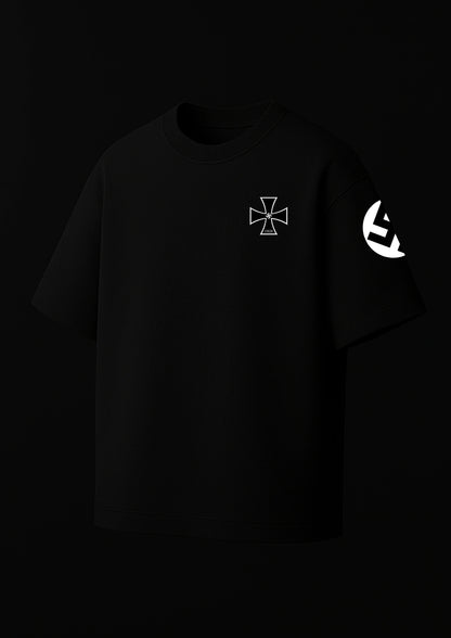 THE LAST SALUTE OVERSIZED TSHIRT